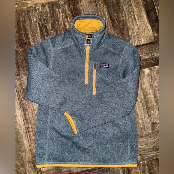 COPY - Boys Patagonia sweater 1/4 zip. - Picture 2 of 4